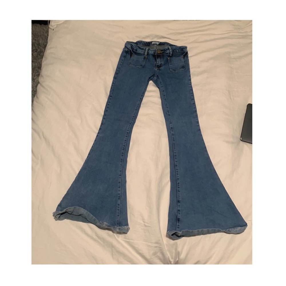 TOBI FLARED JEANS | SIZE: 27, very stretchy